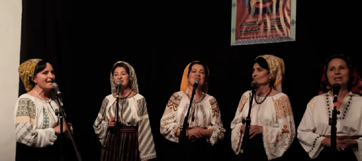 Imagine Stire O țară întreagă le cunoaște, dar puțini sunt cei care știu drama trăită de surorile Oșoianu: ”A murit cu ochii la poza noastră” | 2review.ro