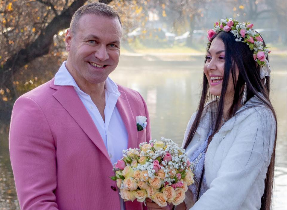Imagine Stire Alin Oprea, primele dezvăluiri despre căsătoria cu Medana. Cât de mult l-a ajutat bruneta pe artist să treacă peste momentele grele | 2review.ro