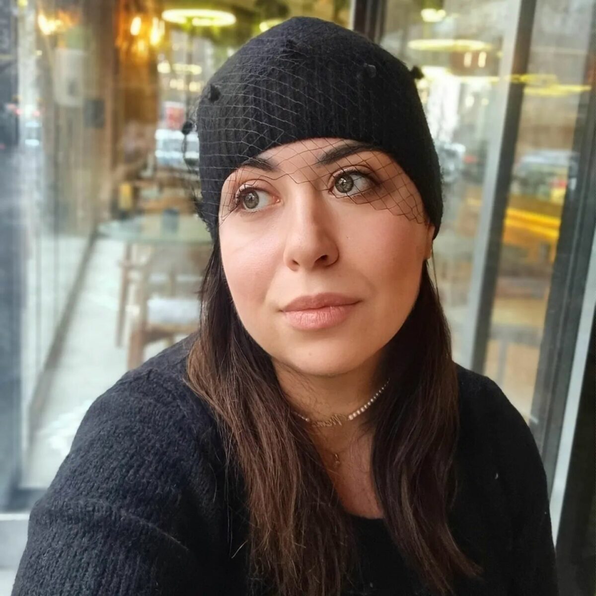 Imagine Stire Oana Roman, detalii despre starea de sănătate a mamei sale. Ce decizie a luat vedeta recent: „Pentru ea ar fi o traumă…” | 2review.ro