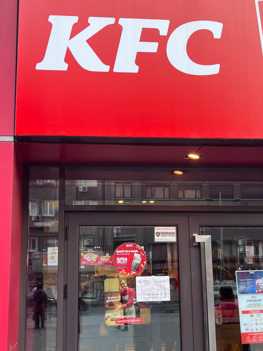 Amenzi de 15.0000 de lei aplicate în două restaurante de tip fast-food, din Capitală