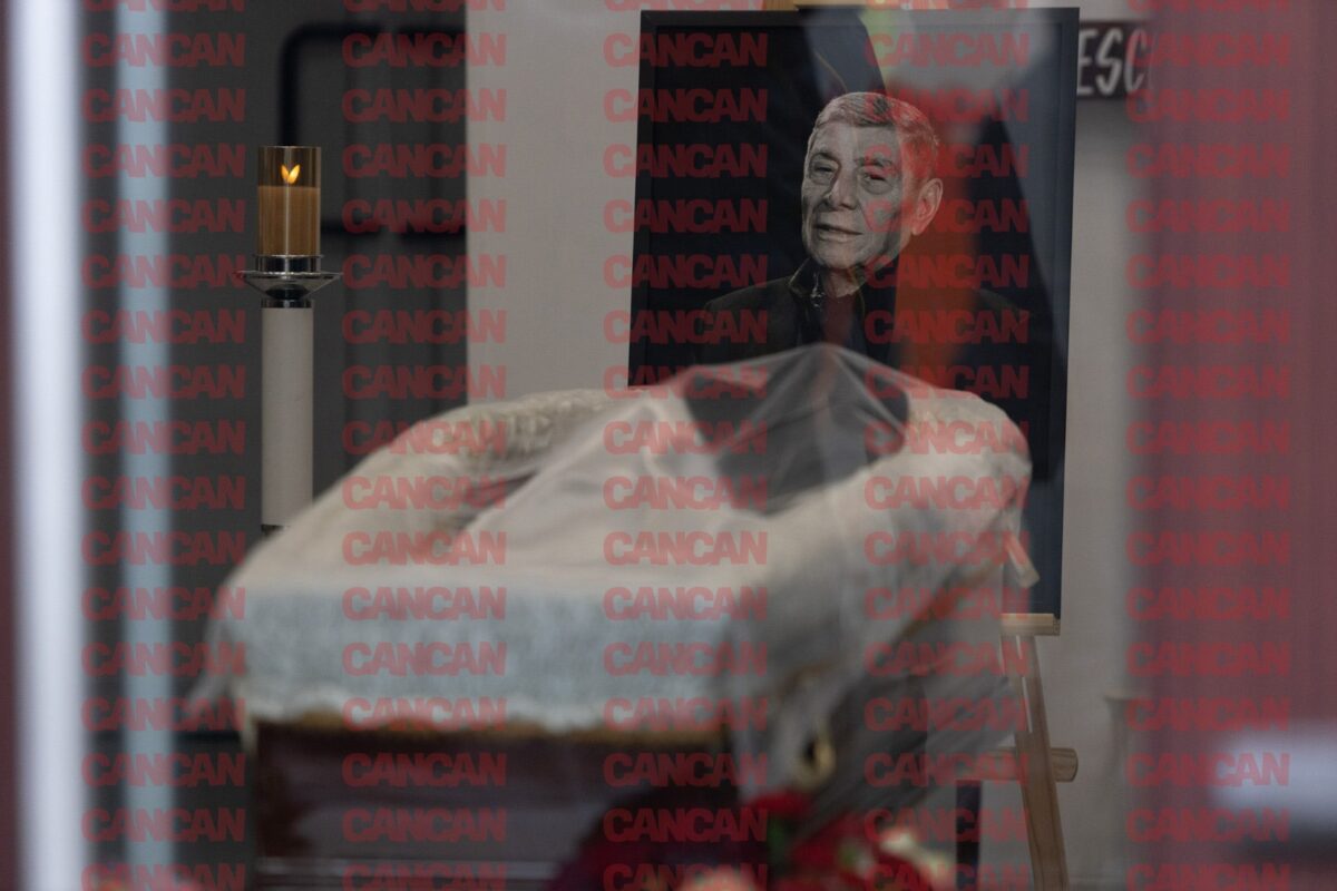 Imagine Stire Primele imagini de la priveghiul actorului Mitică Popescu. Lacrimi și durere în memoria artistului | 2review.ro