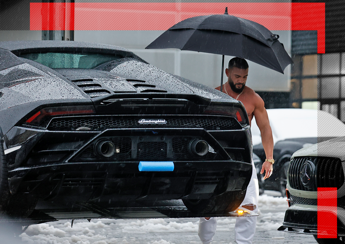 Imagine Stire Pffff, Doriane, nu ești sănătos! I-a venit ”bijuteria” de Lamborghini, iar vloggerul a oferit imaginea zilei | 2review.ro