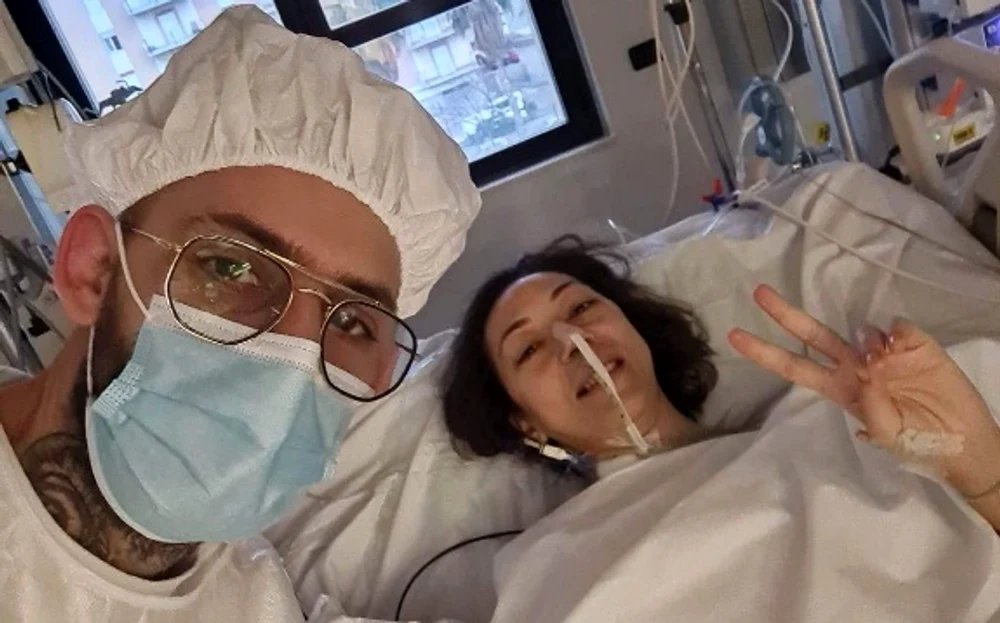 Mihaela, o tânără mămică de 31 de ani, salvată de medicii din Italia. Femeia suferea de o boală grea: „13 ore a durat operația”
