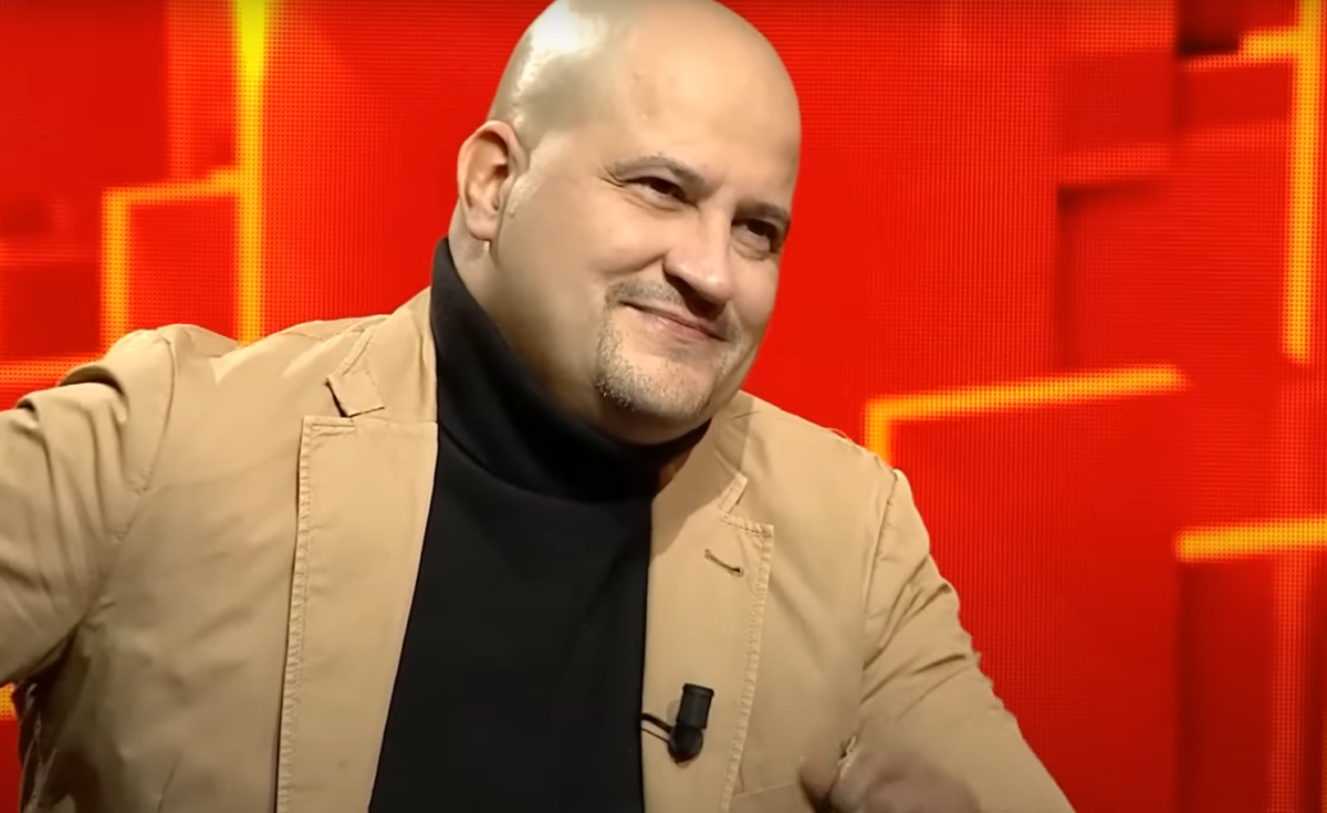 Imagine Stire De ce lui Șerban Huidu i se spune „oltenașul”. Prezentatorul TV a făcut dezvăluiri mai puțin știute: „La radio m-a ajutat mult!” | 2review.ro