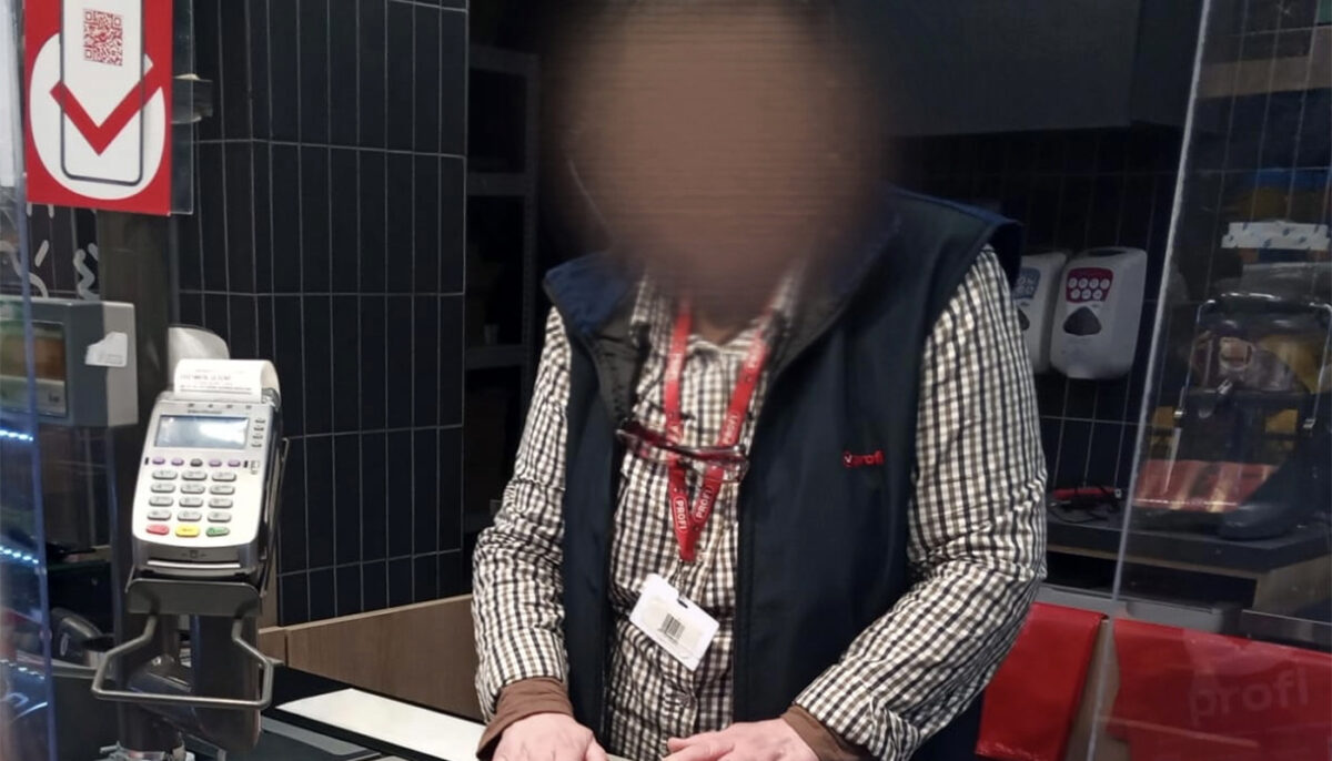 Cum s-a răzbunat un clujean pe această casieriță din supermarket, după ce l-a păcălit de două ori la rest: „Am fost și am cumpărat de vreo 30 de lei”