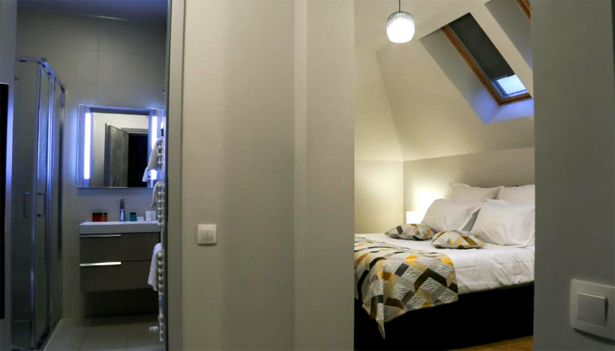 Câți bani a dat o româncă pentru un concediu într-un motel din Sinaia. „Pentru 8 nopți de cazare, 3 salarii este convenabil?”
