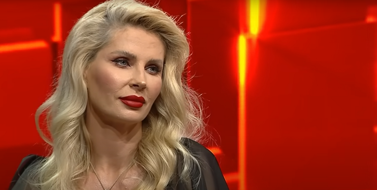 Imagine Stire Andreea Bănică, răvășită de durere! Ce se ascunde în sufletul cântăreței:„ Simt tristețe, dezamăgire, dor” | 2review.ro