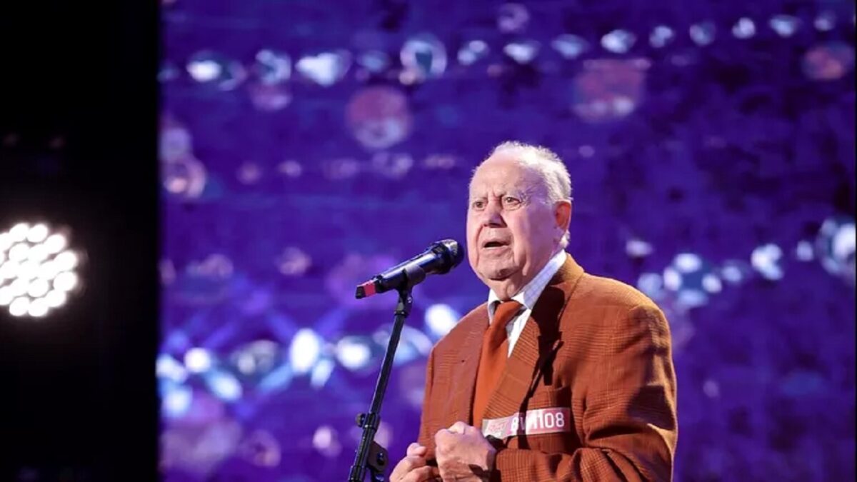 Imagine Stire Dumitru Hermeneanu, un pensionar de 87 de ani, i-a făcut să plângă pe jurații ”Românii au talent” | 2review.ro