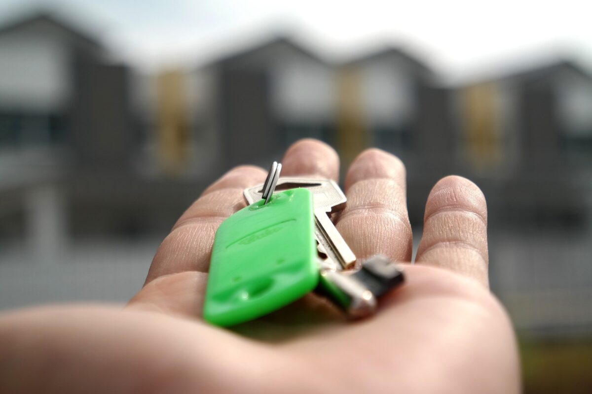 Cât a ajuns să coste o chirie pentru o garsonieră de 30 de metri pătrați în Cluj. Ce prețuri sunt în București, Timișoara și Constanța