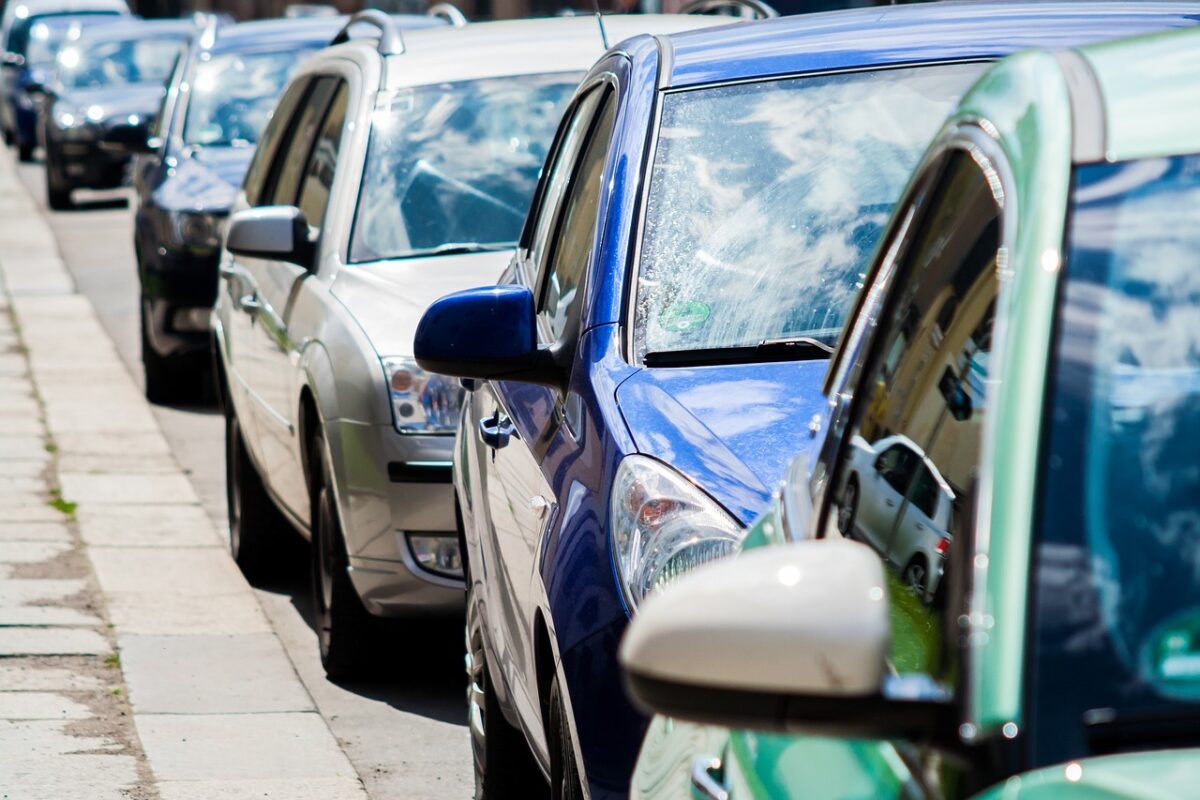 Industria auto din România în pericol! PPE cere reevaluarea interzicerii autovehiculelor pe benzină și motorină
