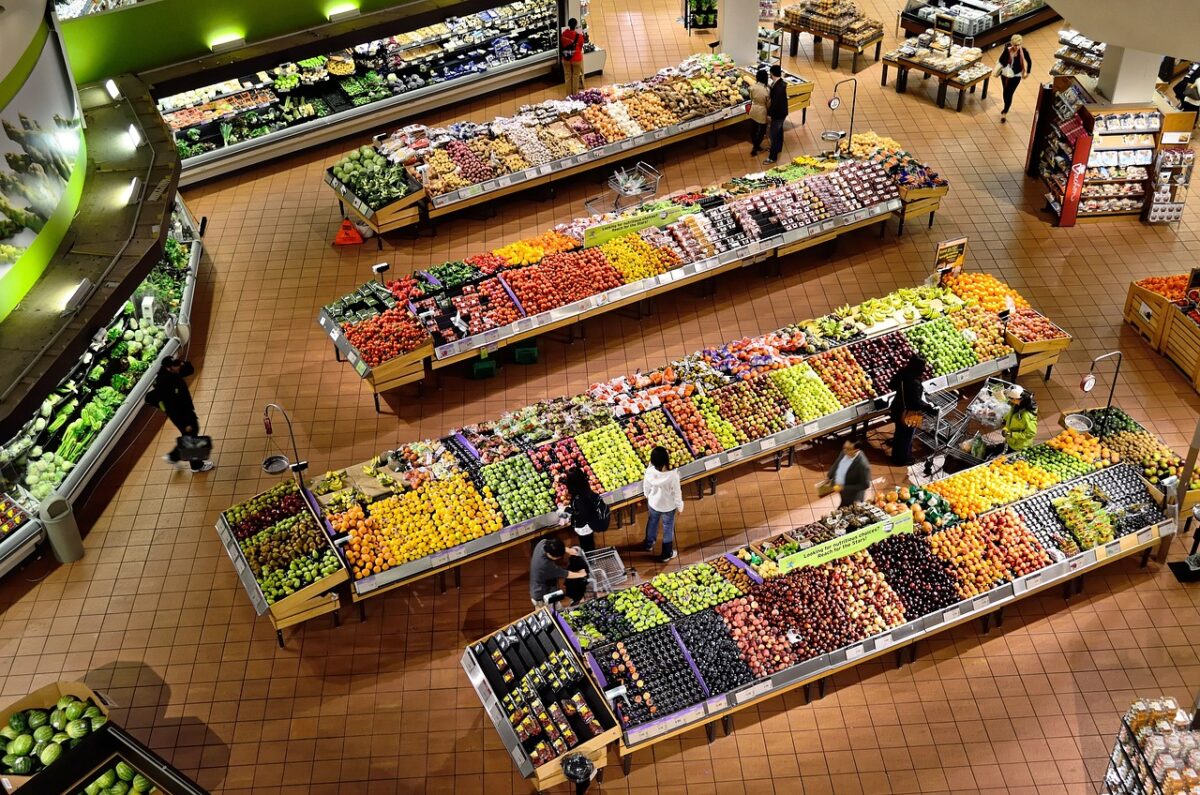 Ireal! Cum a încercat un hipermarket din Satu Mare să vândă peste 120 de kilograme de sarmale stricate