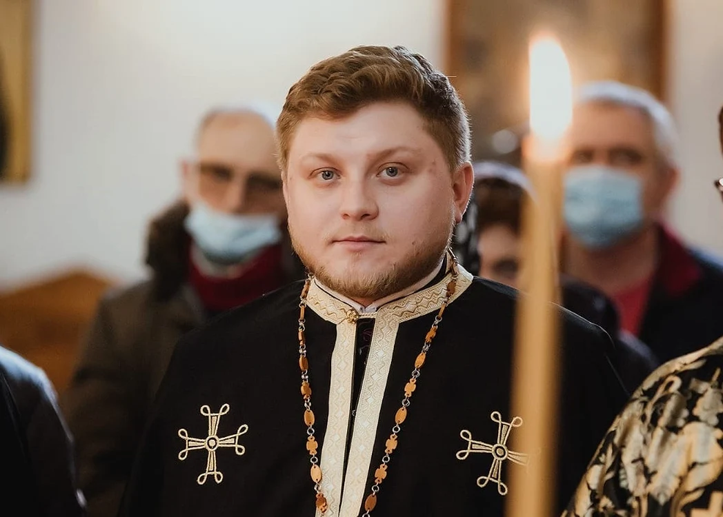 Preotul Cătălin Moroșan, care ar fi ingerat o substanță chimică, s-a stins din viață. Decesul acestuia a lăsat multe semne de întrebare