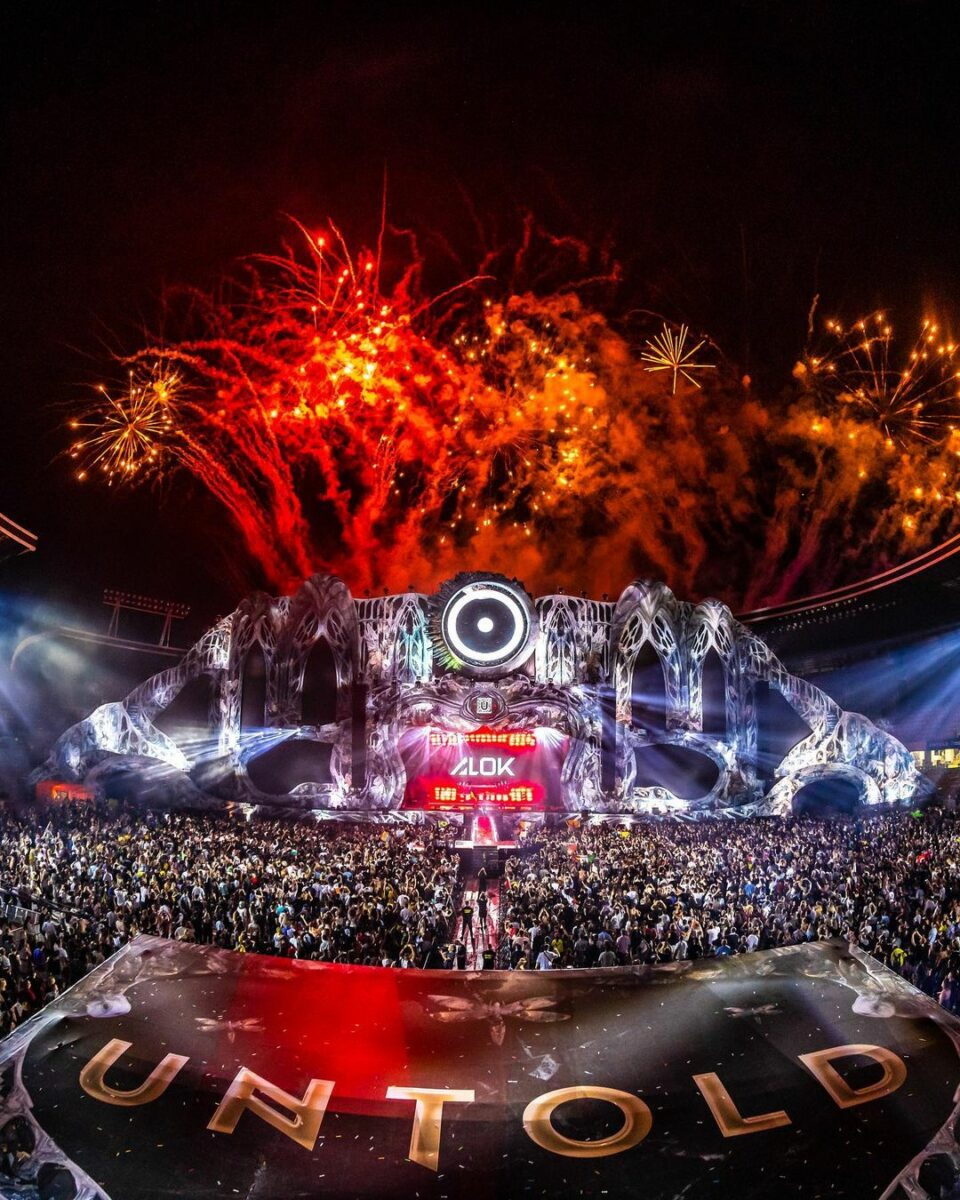 Cine vine la Untold 2023.  Nume „grele” pe lista de invitați, printre care David Guetta și Armin van Buuren