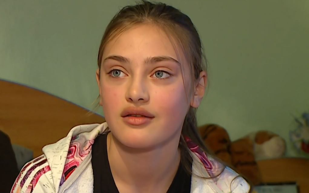 Imagine Stire Ce face acum și cu ce se ocupă „păpușa de la Glina”. Viața i s-a schimbat radical: „Nici prin gând nu mi-a trecut” | 2review.ro