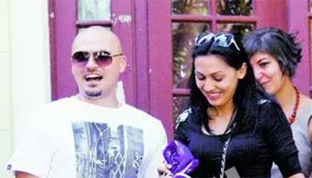 Imagine Stire De necrezut! Cum s-au îmbrăcat Puya și Melinda Gărdescu la nunta lor din 2011. Sunt unici în tot showbiz-ul românesc | 2review.ro