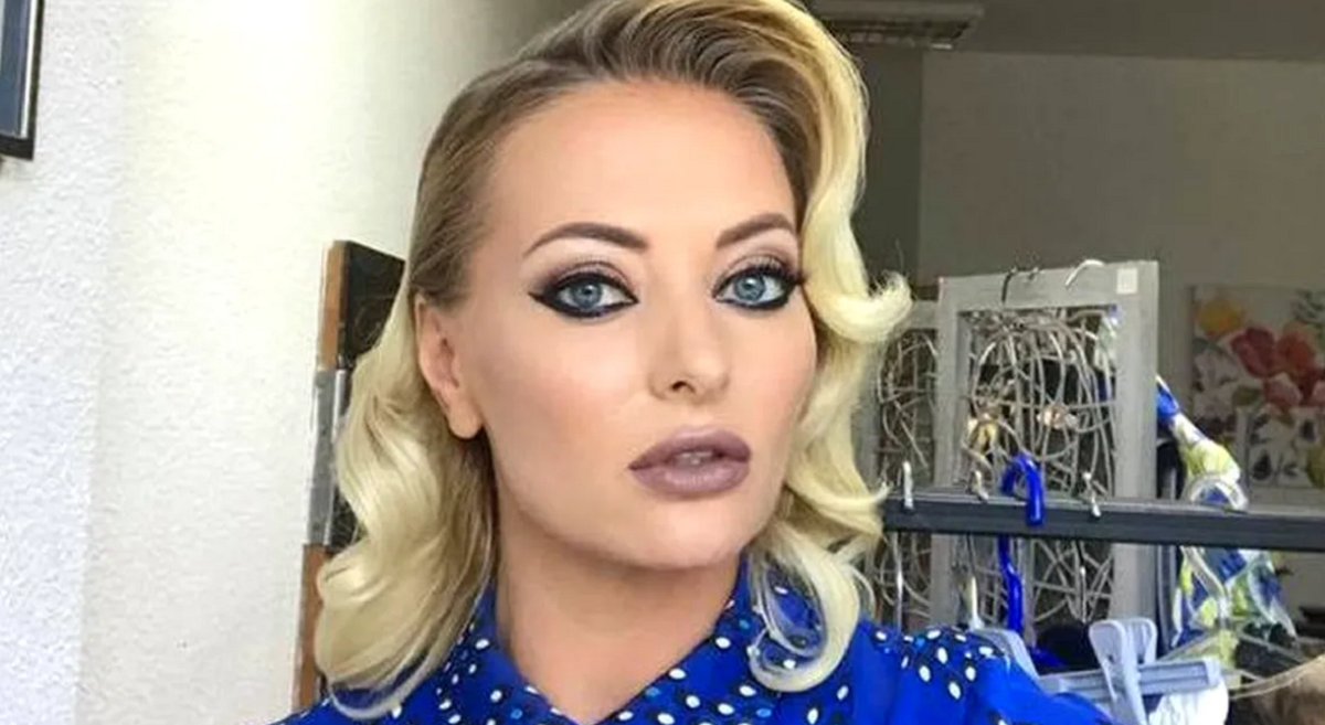 Imagine Stire Cum se înțelege Delia cu sora sa, Oana Matache, după scandalul cu Radu Siffredi. Ce a spus artista în mediul online | 2review.ro