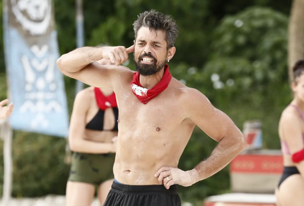Imagine Stire DOC, gest neaşteptat după ce a fost dat afară de la Survivor România! Ce a făcut când a ajuns în faţa Adei Dumitru, la plecare | 2review.ro
