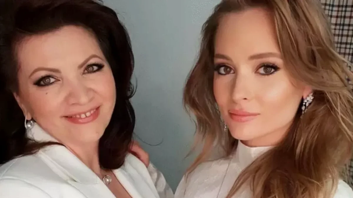 Imagine Stire Oana Matache și mama ei, duelul replicilor pe Instagram! Mărul discordiei: Radu Siffredi! ”Mamele lor ce părere au?!” | 2review.ro