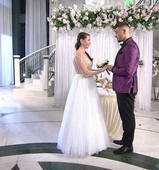 Imagine Stire Doi foști concurenți de la Mireasa divorțează după câteva luni de căsnicie. Urmează să devină părinți în scurt timp | 2review.ro