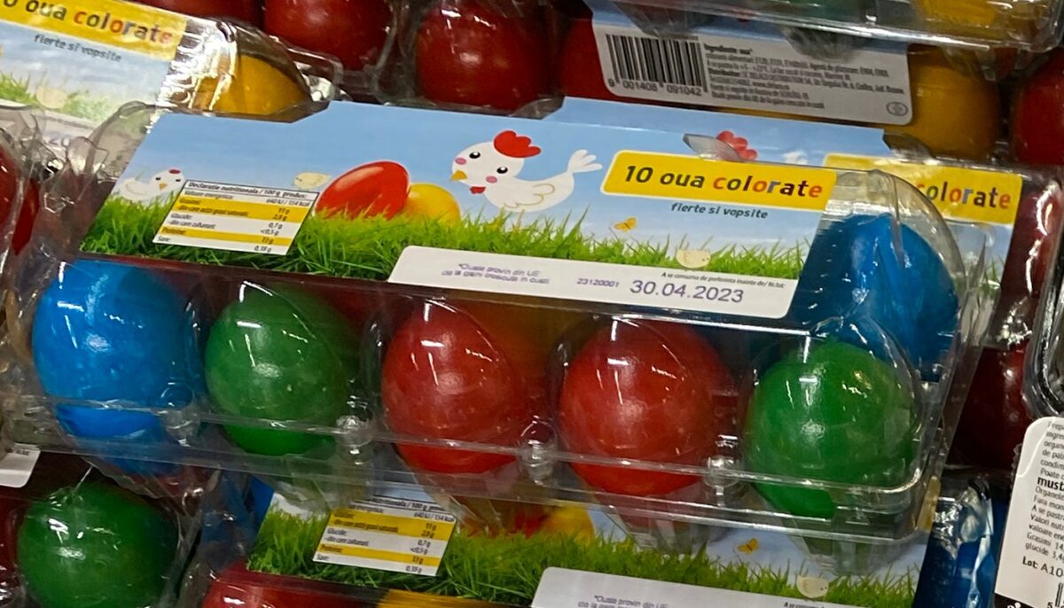 Nu este o eroare! Câți lei costă o cutie cu 10 ouă vopsite, în Mega Image din București