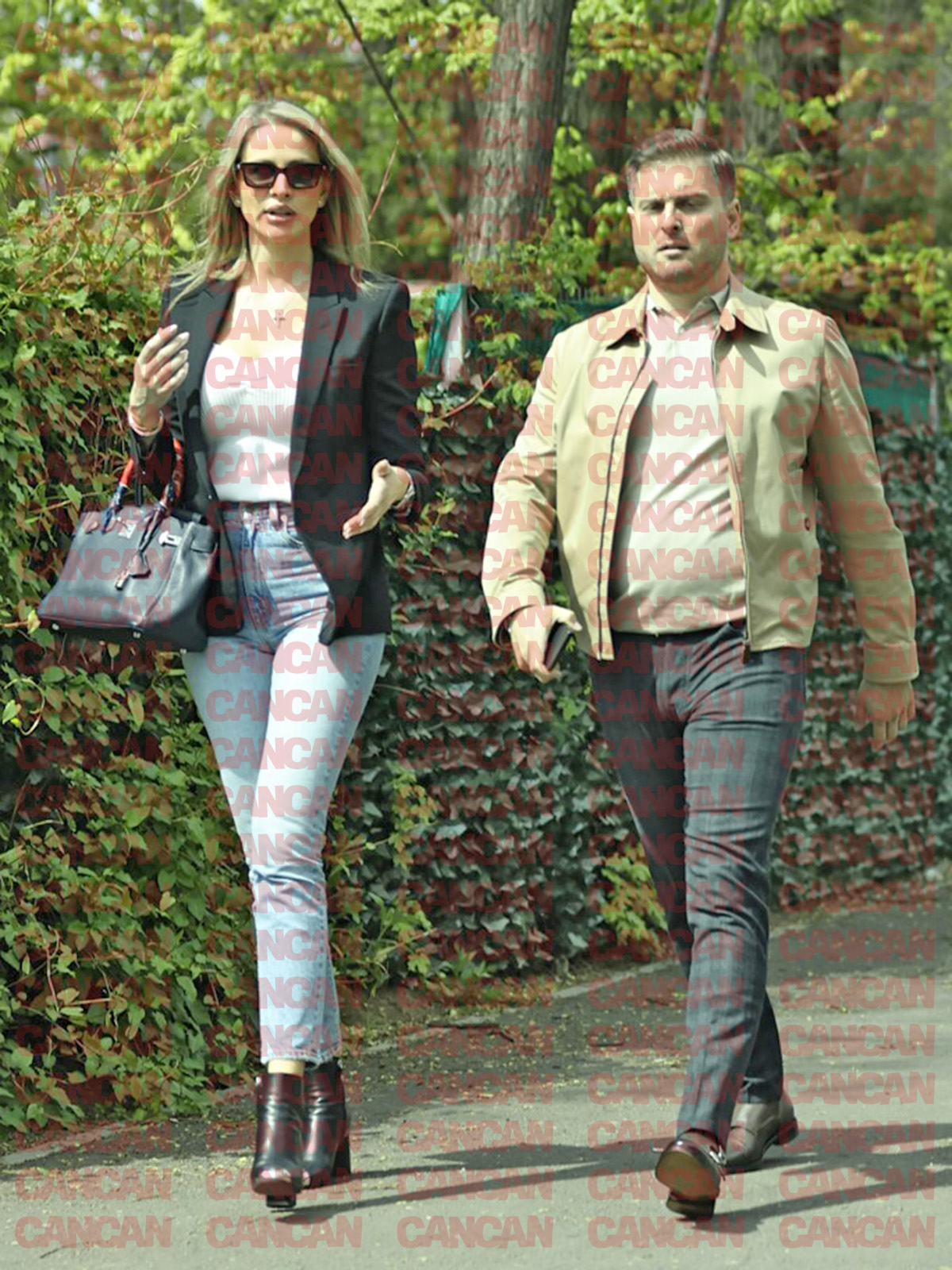 Valentin Popescu și Alexandra Cobzariu, tineri și neliniștiți