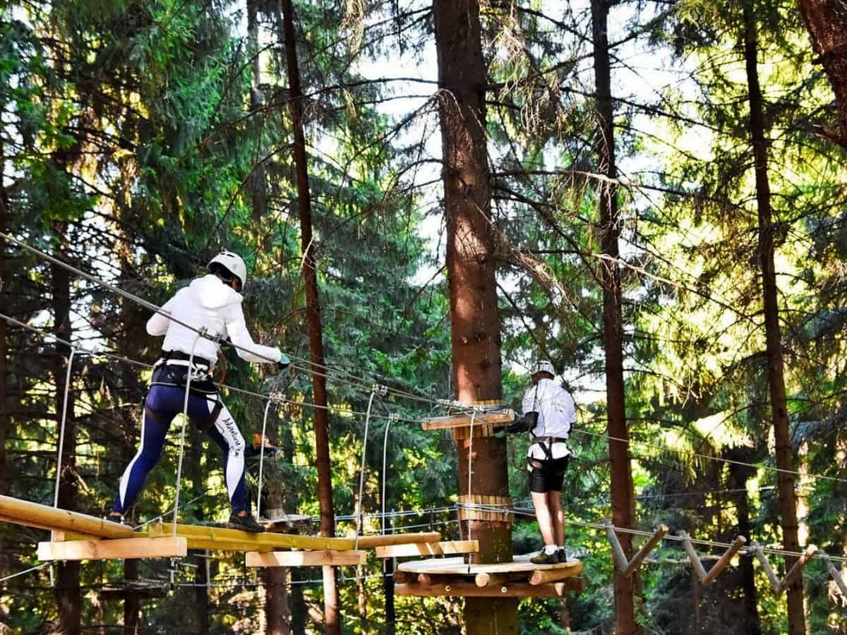 Mini-vacanța de 1 mai. Activițățile pe care le pot încerca cei care își doresc să meargă la munte