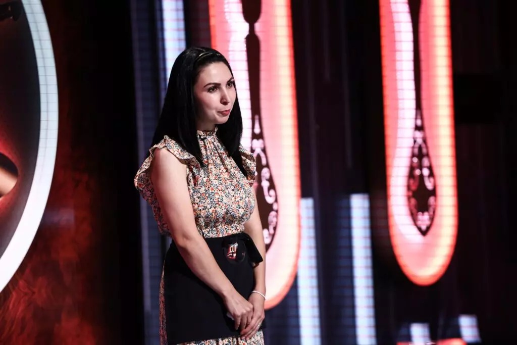 Imagine Stire Raluca Gheorghe i-a făcut pe Scărlătescu, Bontea și Dumitrescu să înghită în sec. Povestea dramatică a femeii de 34 de ani | 2review.ro