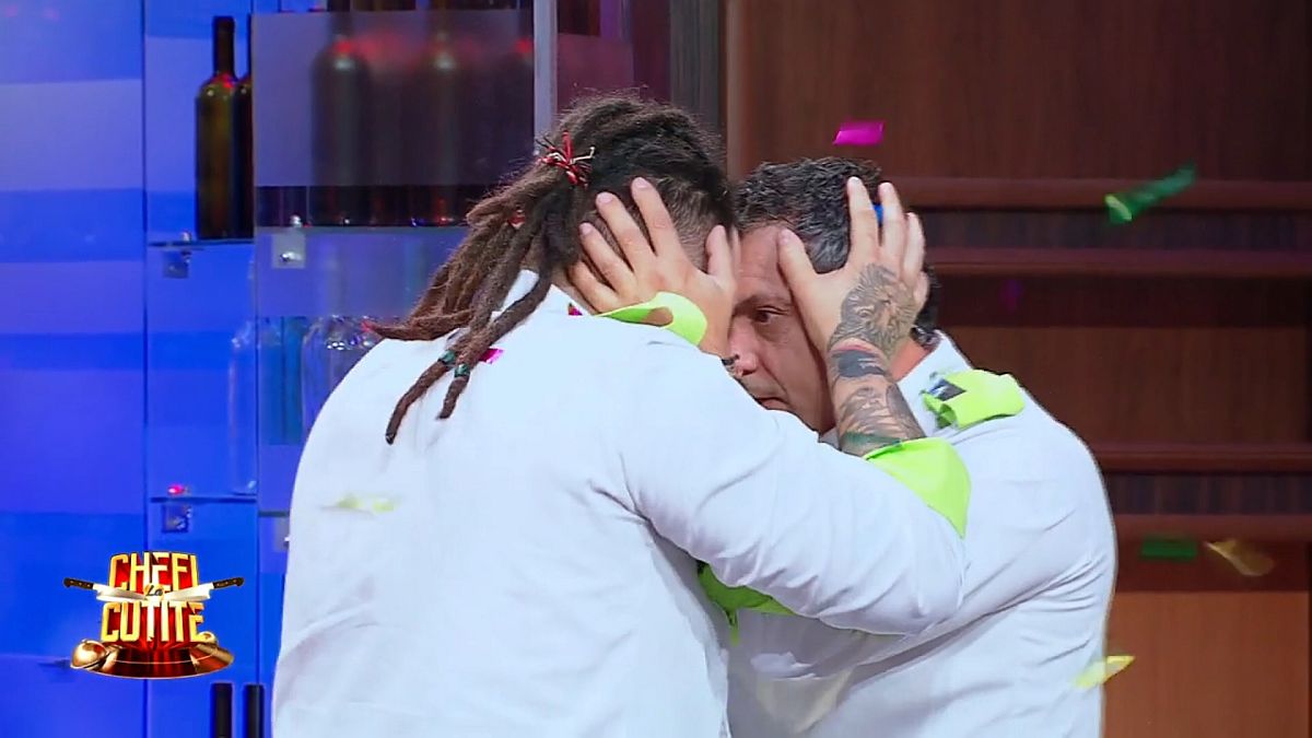 Imagine Stire Ei au câștigat Chefi la cuțite de la Antena 1. Cine sunt învingătorii celui mai spectaculos cooking-show | 2review.ro