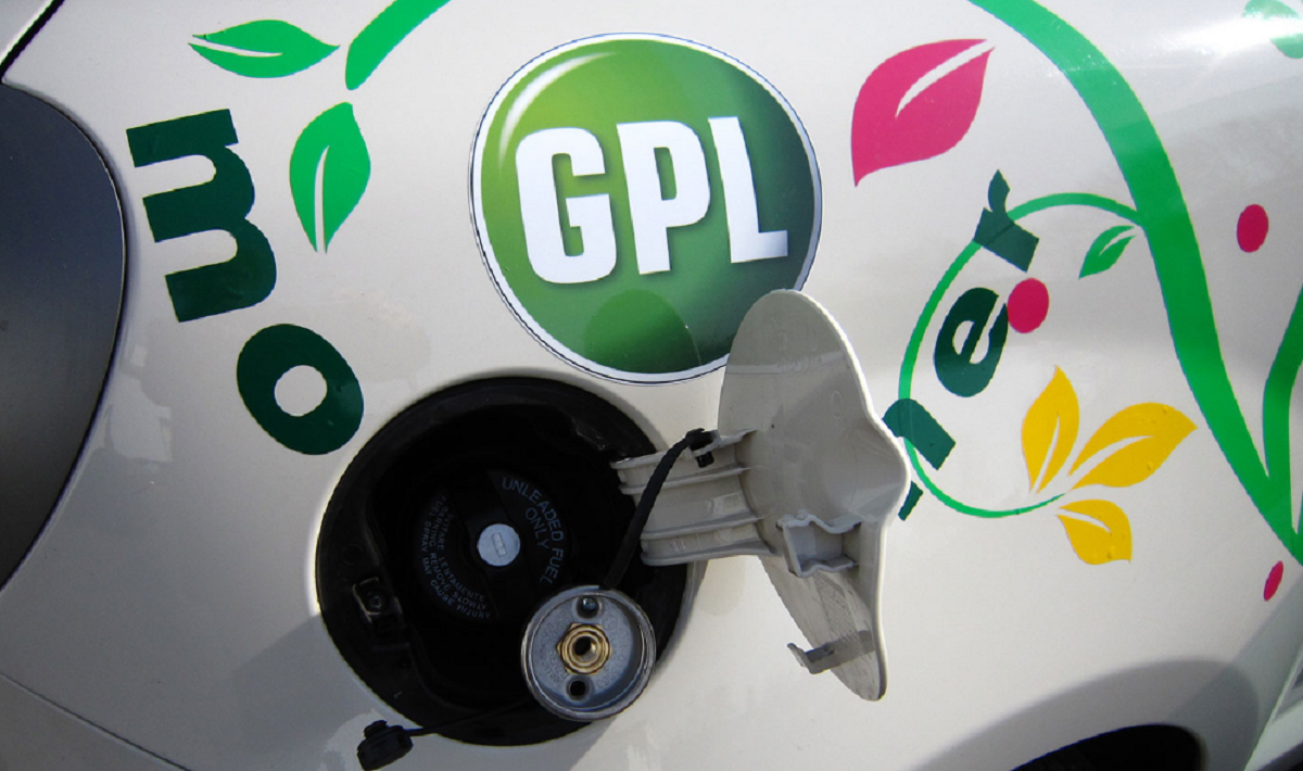 Ce înseamnă, de fapt, GPL și ce conține carburantul. Puțini români știu adevărul