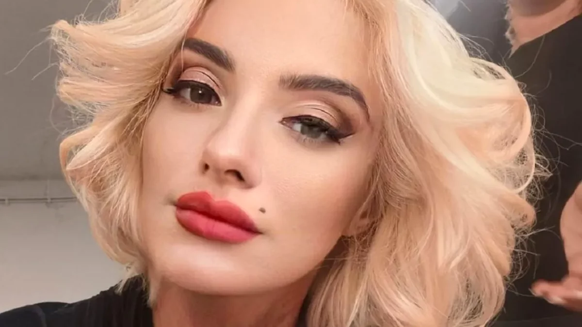 Imagine Stire Jignită și umilită, Ana Morodan are oameni care o apără. Ce a apărut pe pagina de Facebook a vedetei prinsă drogată și băută la volan | 2review.ro