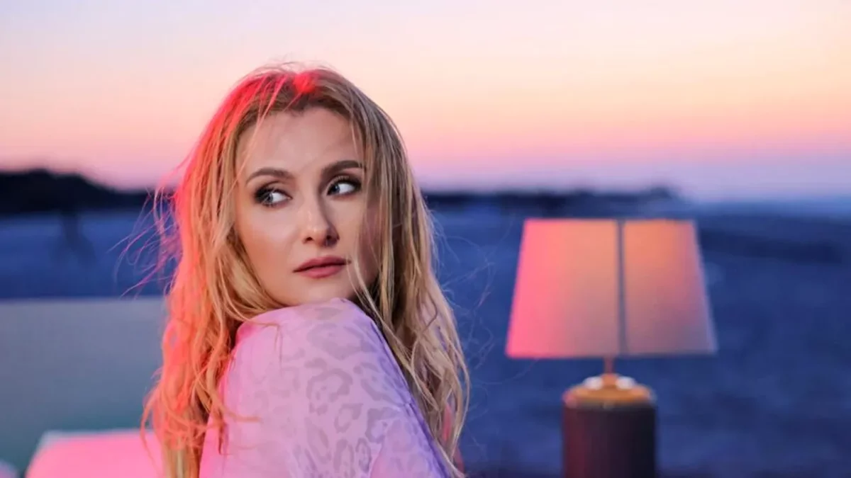 Imagine Stire Alina Sorescu, mai sinceră ca niciodată! Cântăreața a vorbit despre motivele care i-au distrus căsnicia: “Credeam că venirea copiilor va închega familia. Am greșit” | 2review.ro