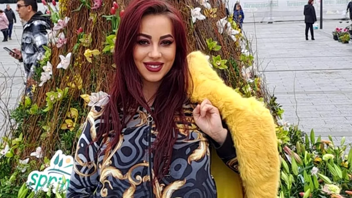 Imagine Stire Larisa Drăgulescu, activă pe platformele pentru adulți și în timpul sarcinii! Ce venituri îi aduce această activitate | 2review.ro
