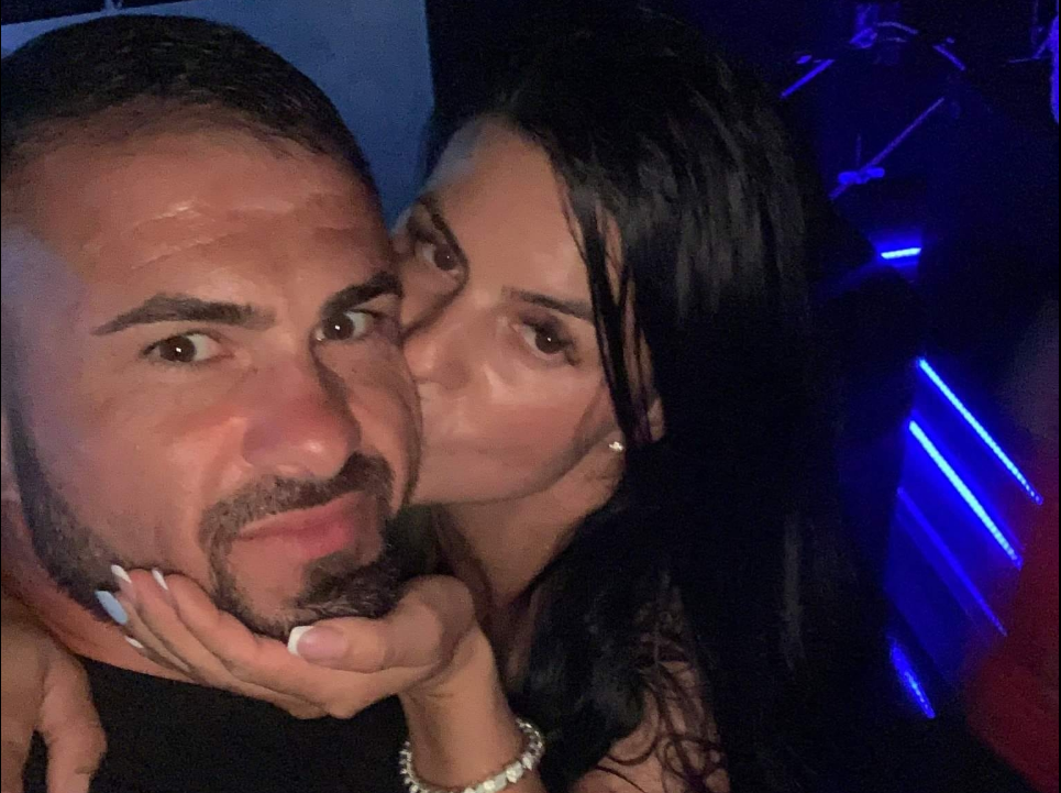 Imagine Stire Soția lui Alin Chirilă, primele declarații după ce luptătorul a fost propus spre eliminare la Survivor. Loredana a transmis un mesaj dur pentru concurenți | 2review.ro