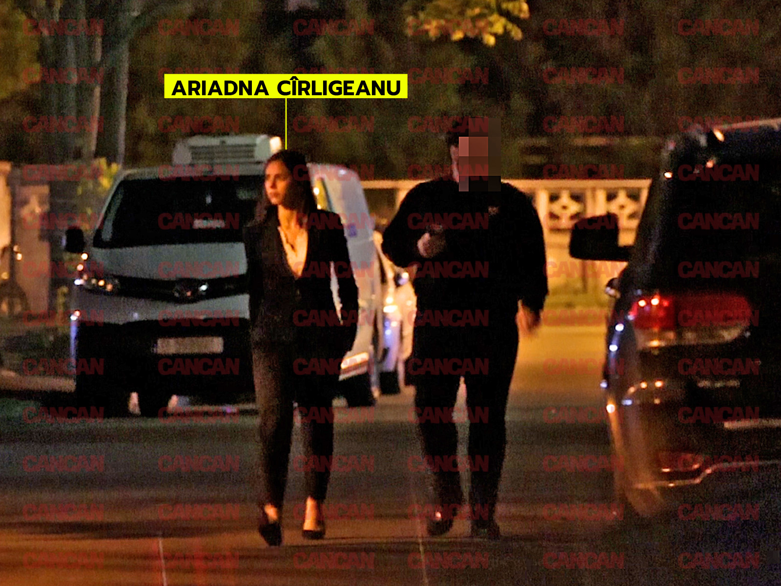 Ariadna Cîrligeanu, alături de șoferul ”BOS” care a preluat-o de la televiziunea unde a fost invitată (Foto: CANCAN.RO)