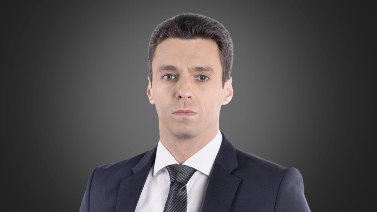 Imagine Stire Ce salariu are, de fapt, Mircea Badea, controversatul prezentator de la Antena 3. Nimeni nu se aștepta la o asemenea sumă! | 2review.ro