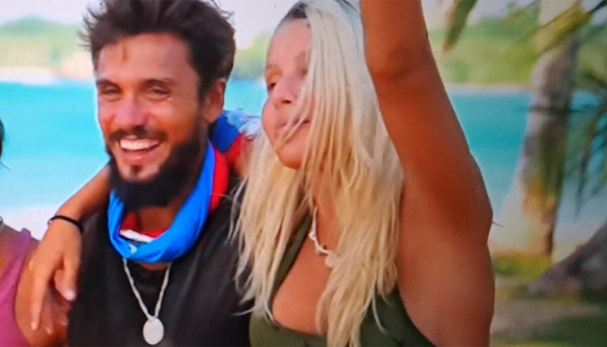 Imagine Stire Carmen Grebenișan și Andrei Krișan, surprinși în ipostaze tandre la Survivor România de la Pro TV. Oare ce vor spune soțul „faimoasei” și iubita „războinicului”?! | 2review.ro