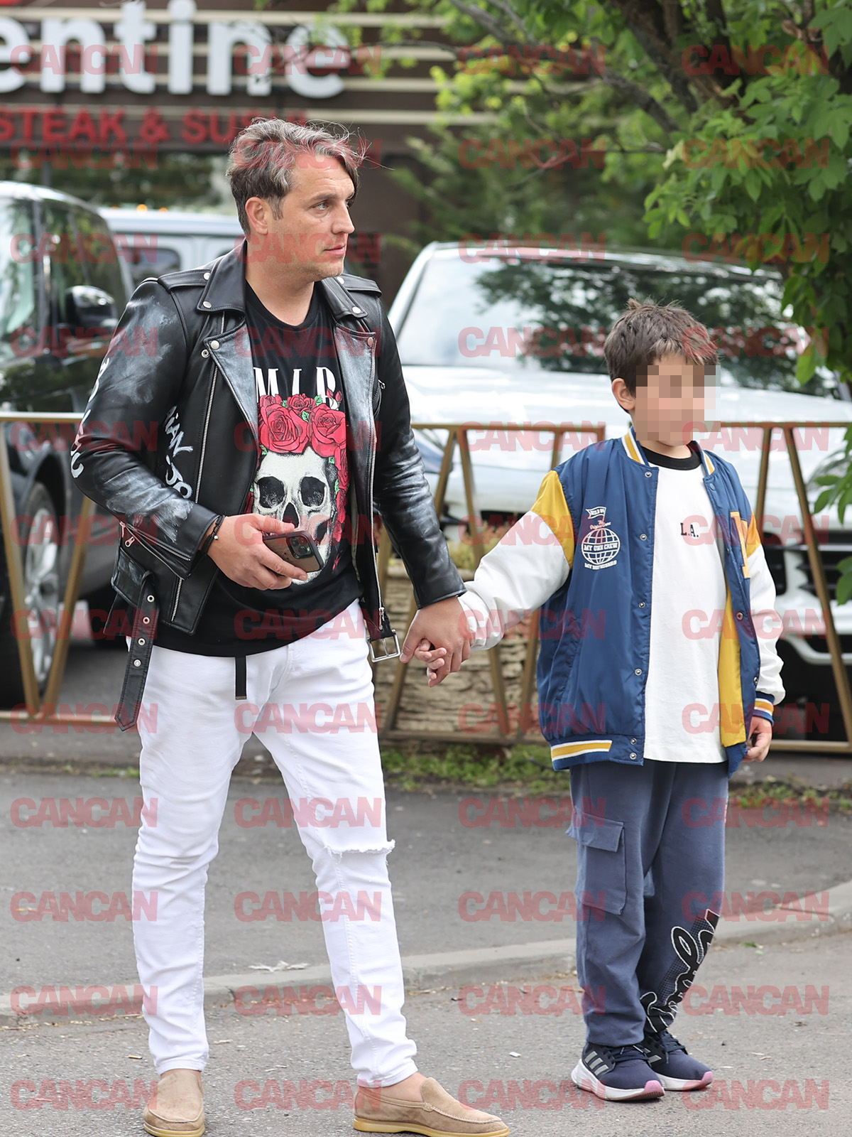 Syda, alături de fiul său, Traian