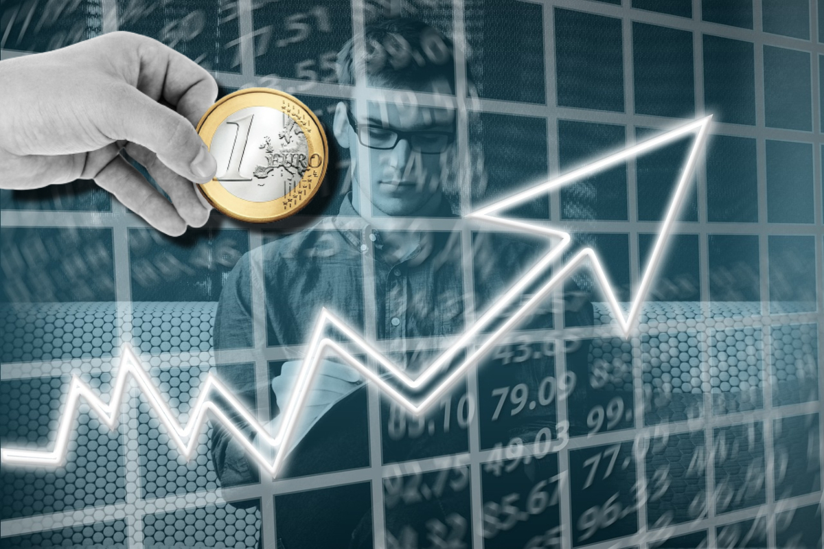 Curs valutar 31 mai 2023. La cât sunt cotate monedele euro, dolarul și lira sterlină, cu o zi înainte de liberul legal