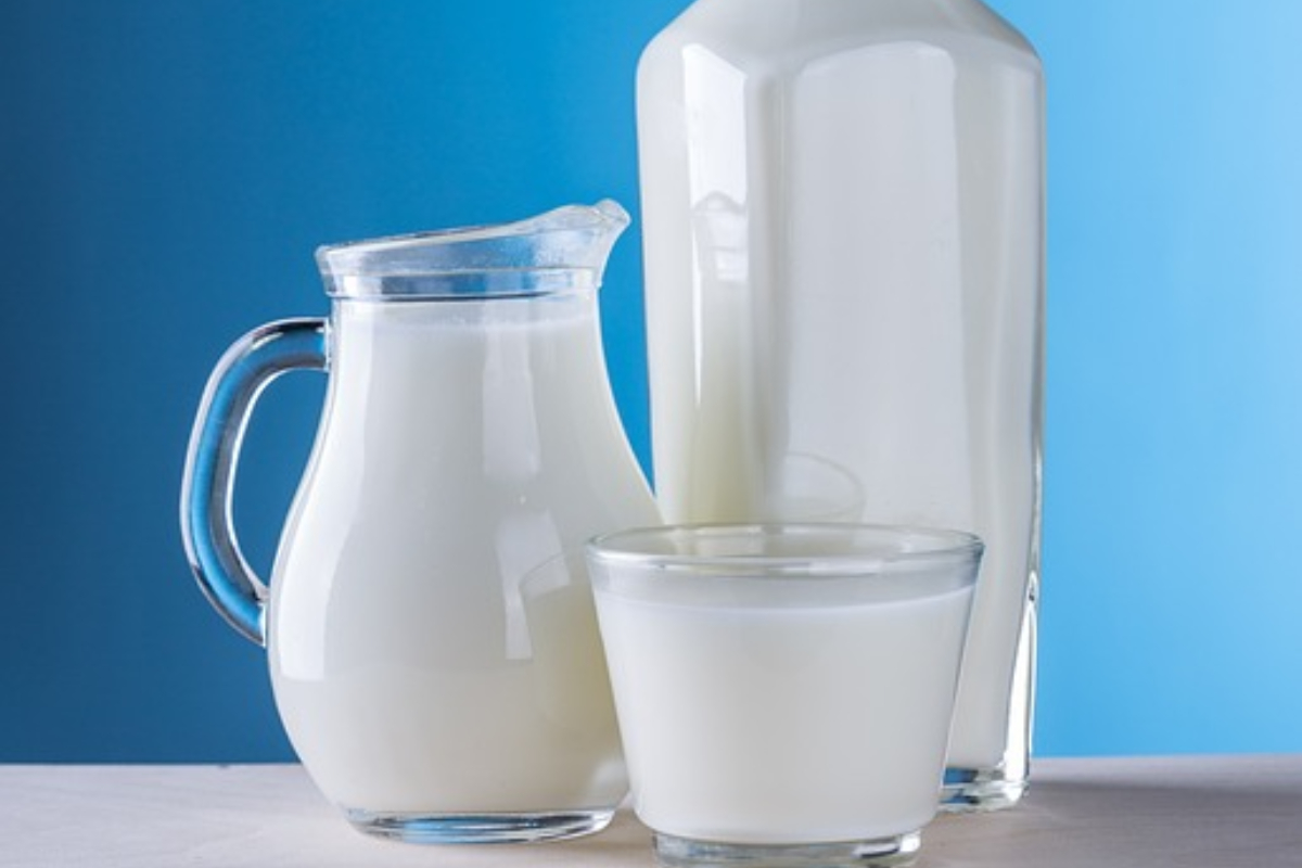 Pericol pentru clienţii care achiziţionează lapte din supermarket! Este vorba despre trei firme celebre de lactate