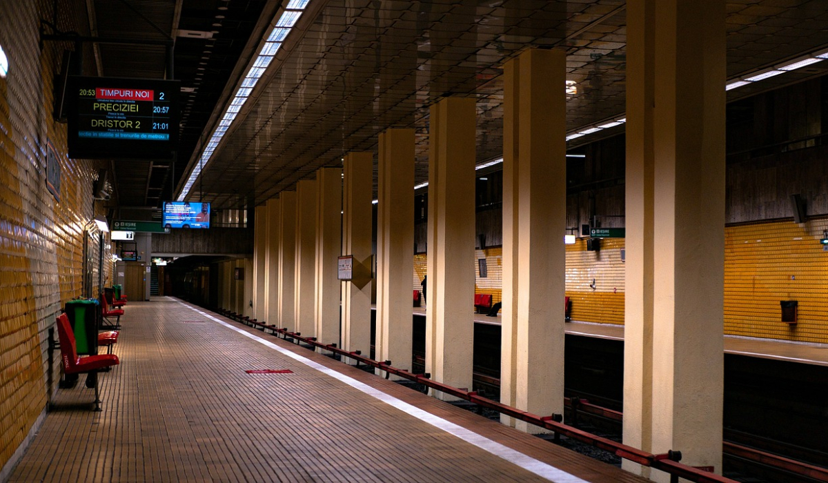 Agent de pază, agresat la metrou de un călător! Imaginile s-au viralizat și Poliția Română s-a autosesizat