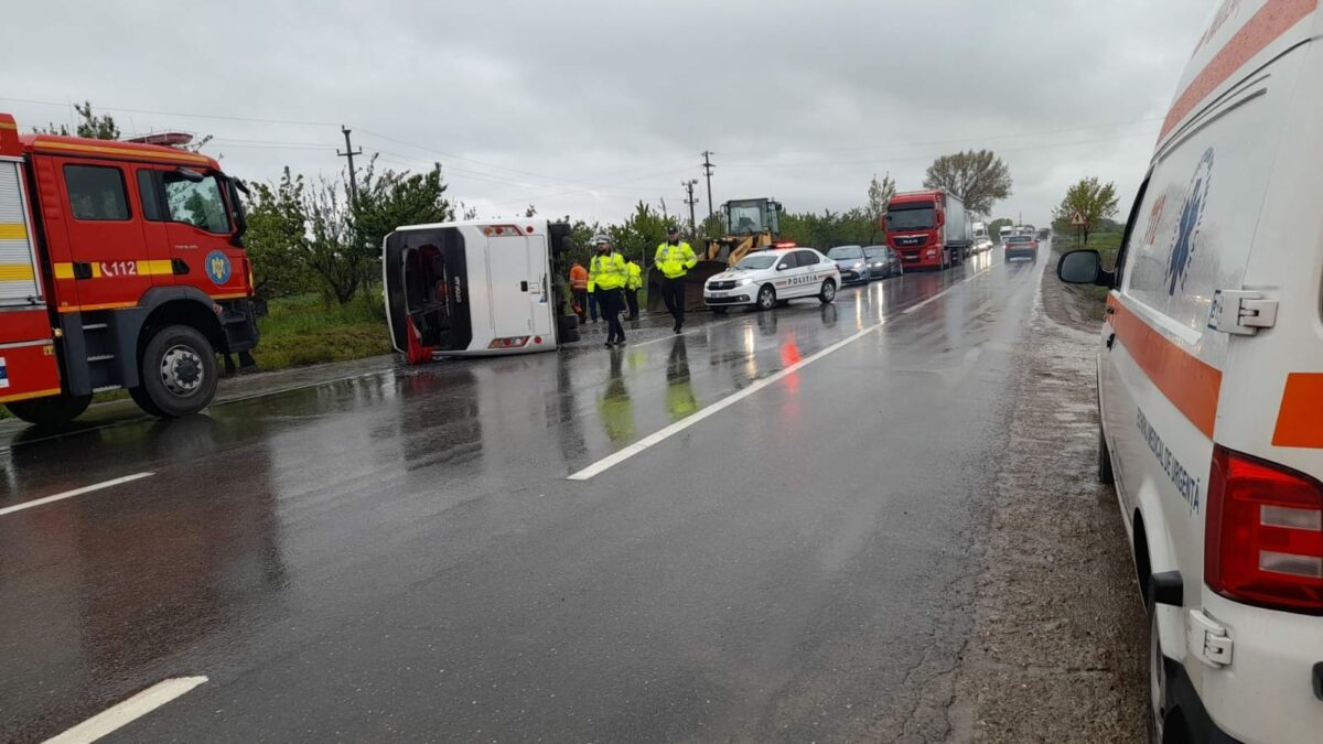Ultima oră! A fost activat Planul Roșu de Intervenție, după ce un autocar cu 32 de persoane s-a răsturnat în Buzău