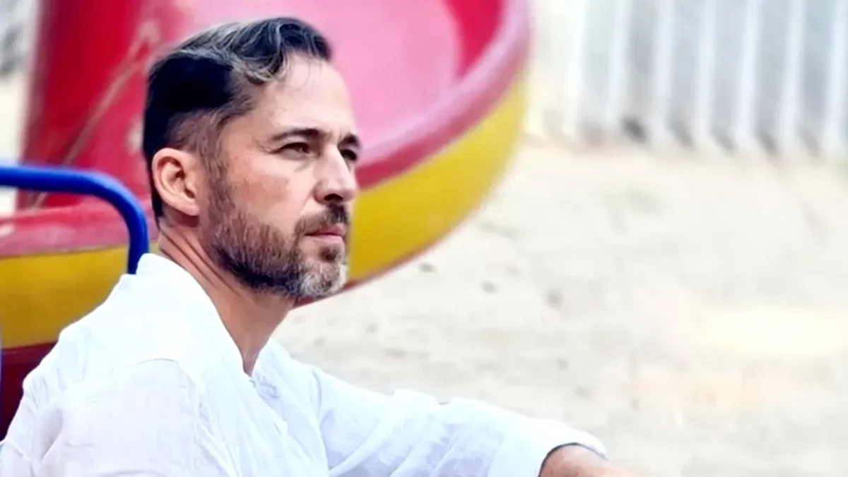 Imagine Stire Divorțul îl costă scump pe Dinu Maxer! Artistul pierde contracte pe bandă rulantă: „Nu ne mai vor” | 2review.ro