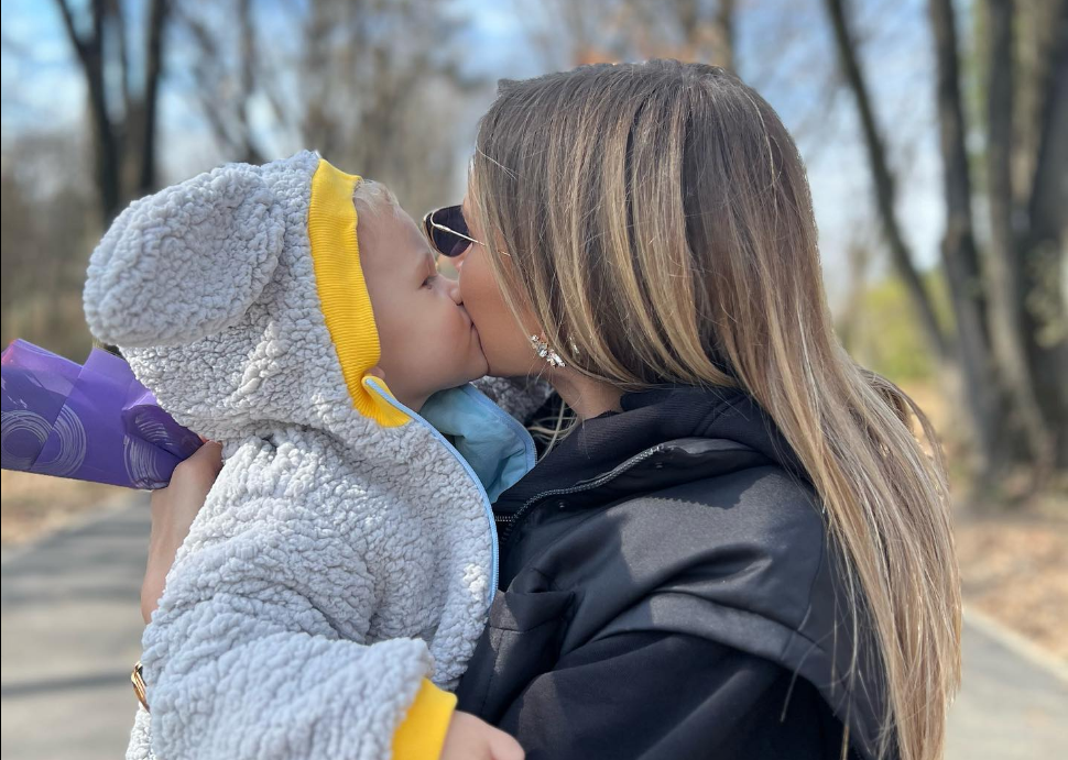 Imagine Stire Soția lui Dani Oțil, apel disperat! Ce probleme are Gabriela Prisacariu cu fiul ei: „Tiago nu mai vrea” | 2review.ro