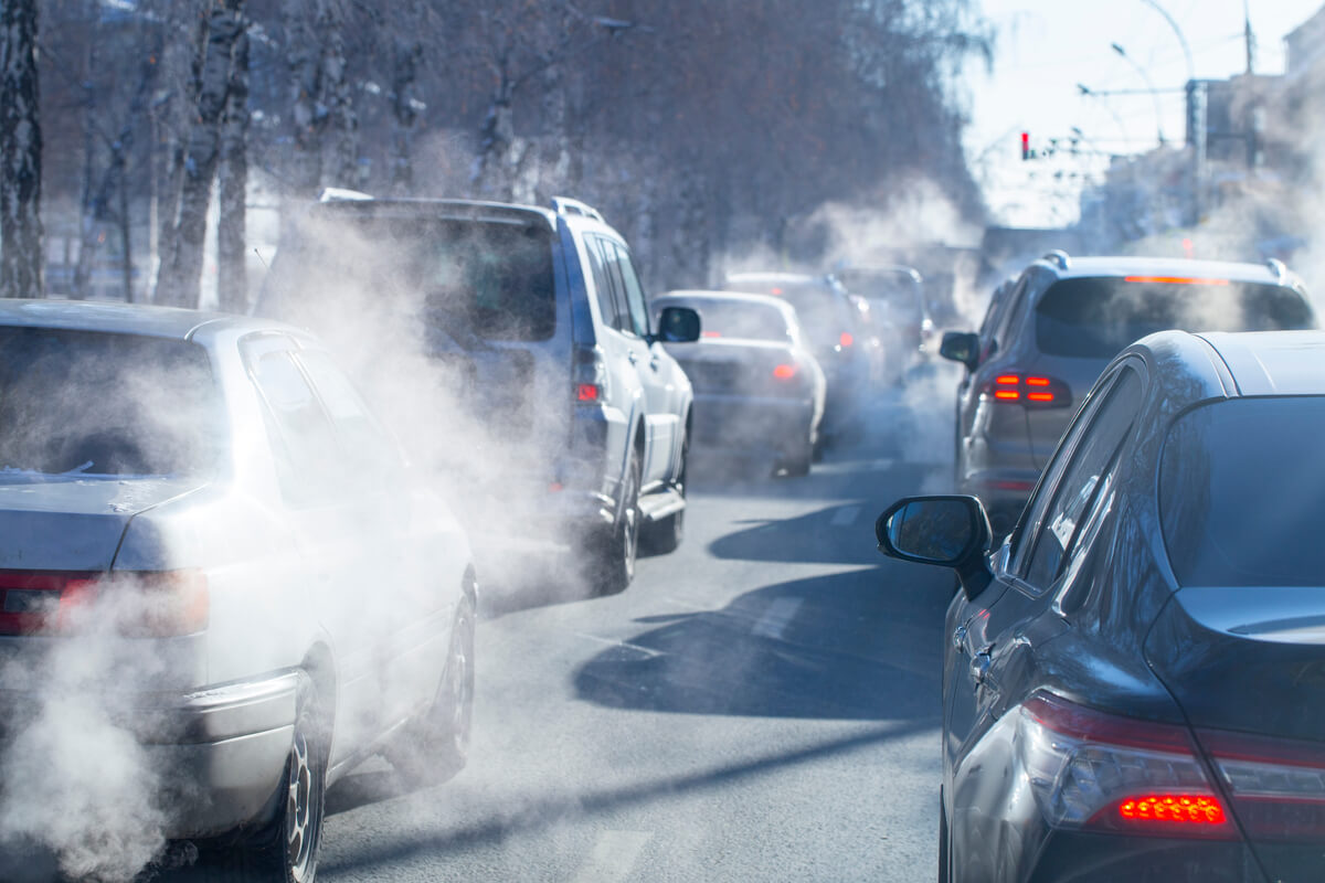 Imagine Stire Alertă pentru șoferii din București și alte 12 orașe! Vor primi amenzi uriașe dacă vor mai intra în aceste zone cu mașini poluante | 2review.ro