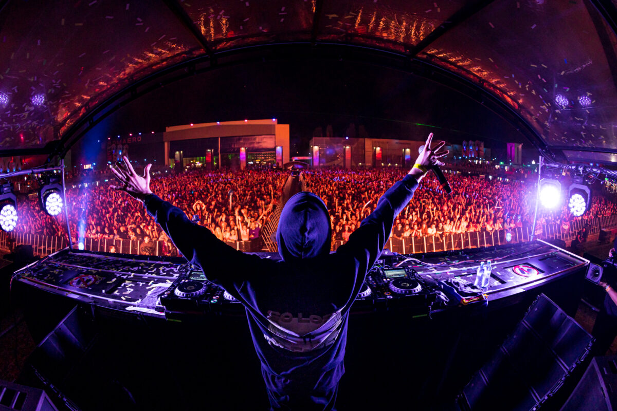Alan Walker va susține cel mai exclusivist DJ-set în Rave Plane la SAGA Festival 2023