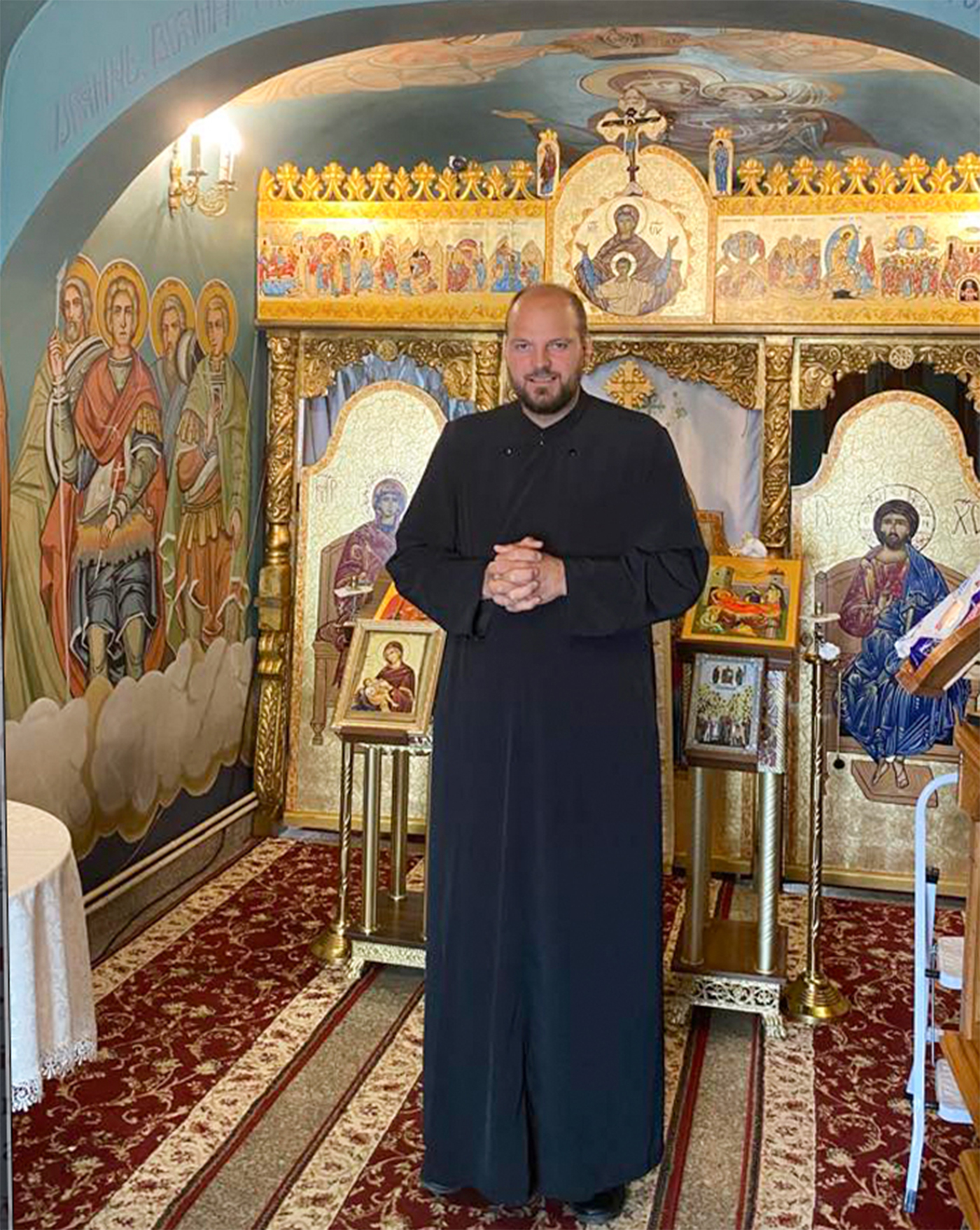 Preotul misionar de caritate Florin Gherasă, bărbatul care a sfătuit-o pe tânăra de 19 ani / sursă foto: BZI