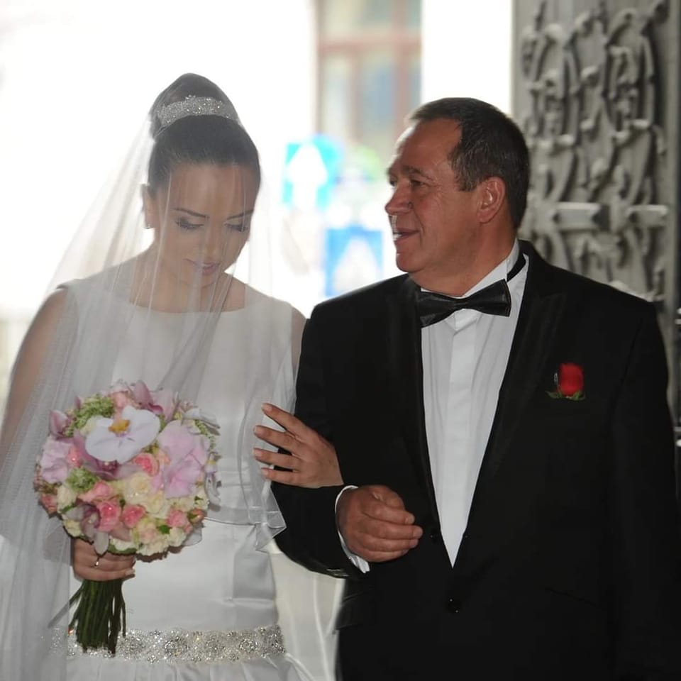 Tatăl Adinei Halas a decedat (Foto: Facebook)