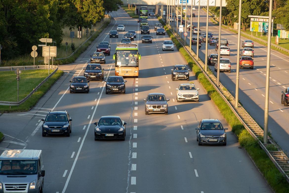 Alertă pentru șoferii care au astfel de plăcuțe de înmatriculare! Sunt interzise cu desăvârșire