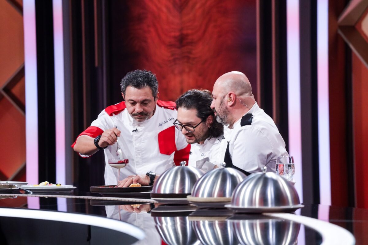 Imagine Stire Haos înainte de finala Chefi la cuțite: „A fost o negociere în favoarea lui”. Acuzații fără precedent la adresa corectitudinii emisiunii de la Antena 1 | 2review.ro