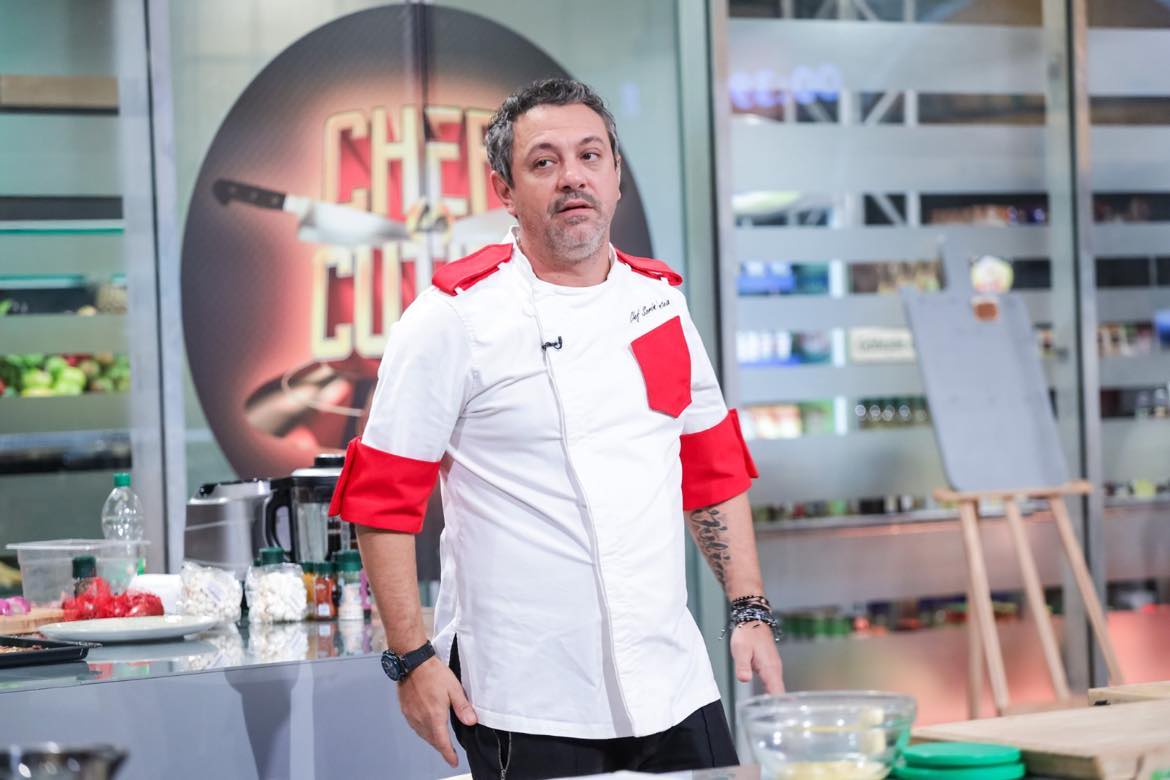 Imagine Stire Chef Sorin Bontea s-a dat de gol la Chefi la Cuțite și toată lumea s-a prins! Degustători surpriză pentru următorul battle al emisiunii | 2review.ro